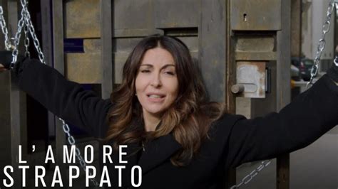 replica l'amore strappato di canale 5